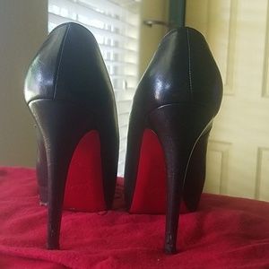 Christian Louboutin hills